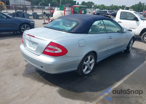 2005 Mercedes-Benz Clk 320 z USA, uszkodzony, nr VIN WDBTK65G85T054750